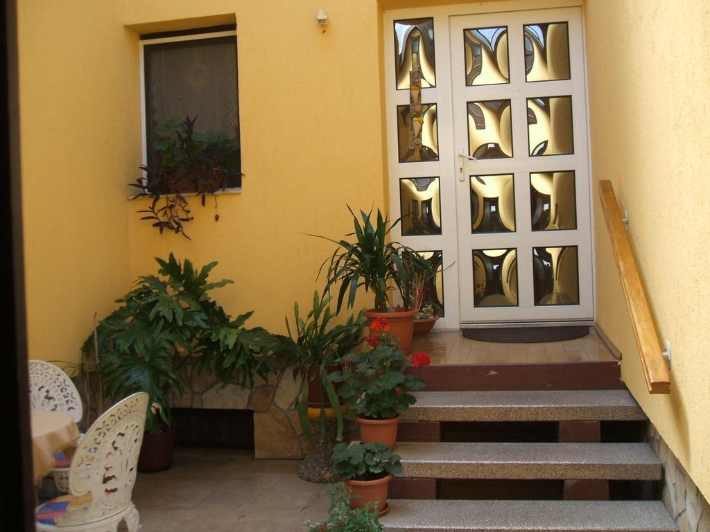 Edit Vendégház Harkány Exterior foto